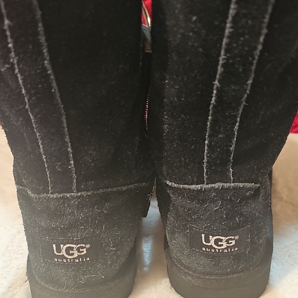 UGG Youth Classic Black Boots Size 3
